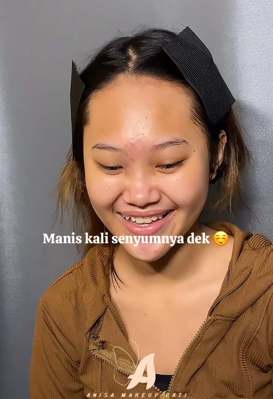 Tutorial makeup yearbook nih yang mau yearbook makeupan sendiri bisa di coba tapi kalo ga mau ribet boking @Anisamakeuppati aja 🤗 #tutorial #tutorialmakeup #yearbook #wisuda #muapati #muapatihitz 