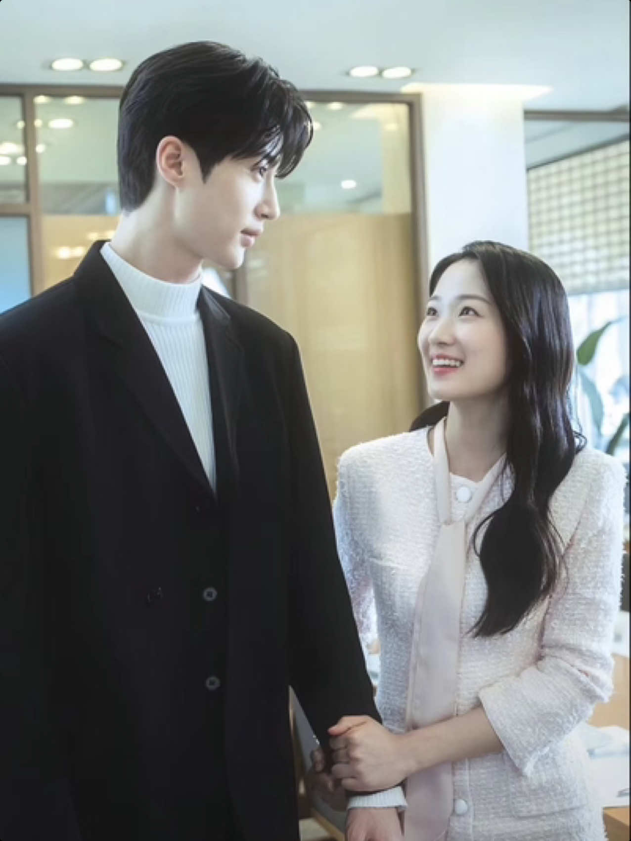 perfect couple isn’t it? #LOVELYRUNNER #KDRAMA . . . . . . . . . . . . . . . . . #extraordinaryyou #rowoon #kimhyeyoon #extraordinaryyou #рек #рекомендации #хватайсончжэибеги #дорама #kdrama #lovelyrunner #byeonwooseok #elbruso #fyp #on #pyf #viral #королеваслез #бтс #пенусок #koreandrama  #дорама