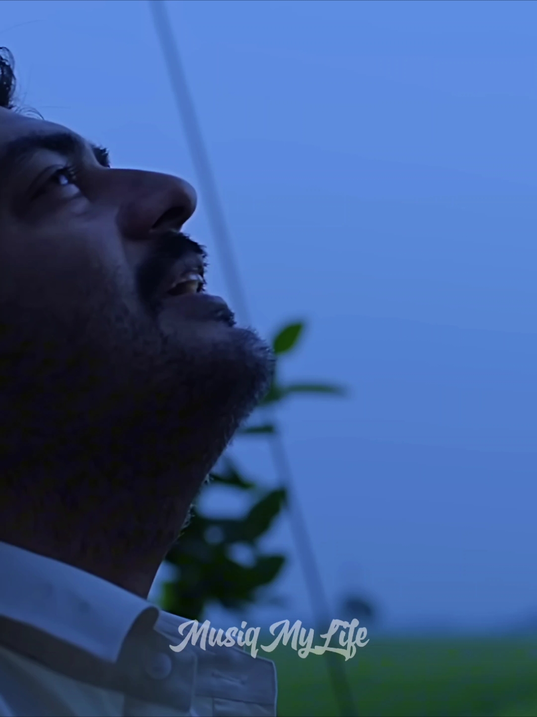 Kanavugal Theinthathu Endru Kalangida Koodaadhendru Dhinam Dhinam iravuu Vandhu Thoonga Solliyadhae#BennyDayal#Mahathi#harrisjayarajmusical🎸🎸#YennaiArindhaalmovie#UnakkennaVenumSolluSong#AjithKumar#Anikha#tamilmoviesongs#fyp#fatherlovedaughter💕💕#2015films 