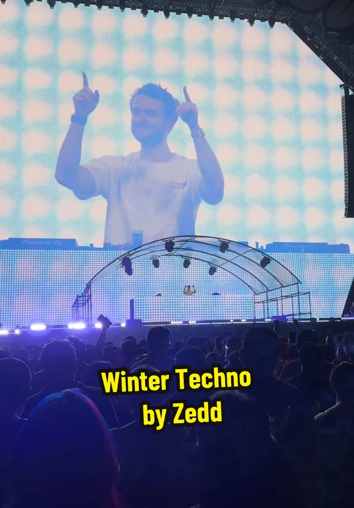 Highlight of the Day-1, the winter symphony 🎶 from @Zedd  #djakartawarehouseproject #techno #ravemusic #dwp24 #winter #zedd 