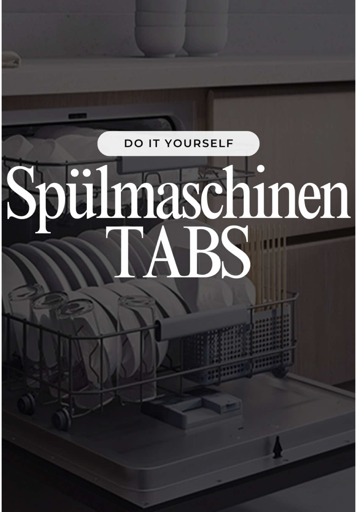 Do it yourself Spülmaschinen Tabs  Gängige Spülmaschinentabs bestehen aus vielen chemischen Produkten, die schädlich für die Umwelt und für deine Gesundheit sind. Ich zeige dir in diesem Video wie du sie super einfach kostengünstig selbst herstellen kannst.  Zutaten:  – 200 g Soda  – 200 g Natron  – 200 g Zitronensäure  alles miteinander in einem Gefäß vermischen und für den nächsten Spühlgang einfach ein Esslöffel des gemischten Pulvers in das Tabfach geben.  viel Spaß beim ausprobieren für mehr folg mir gerne 