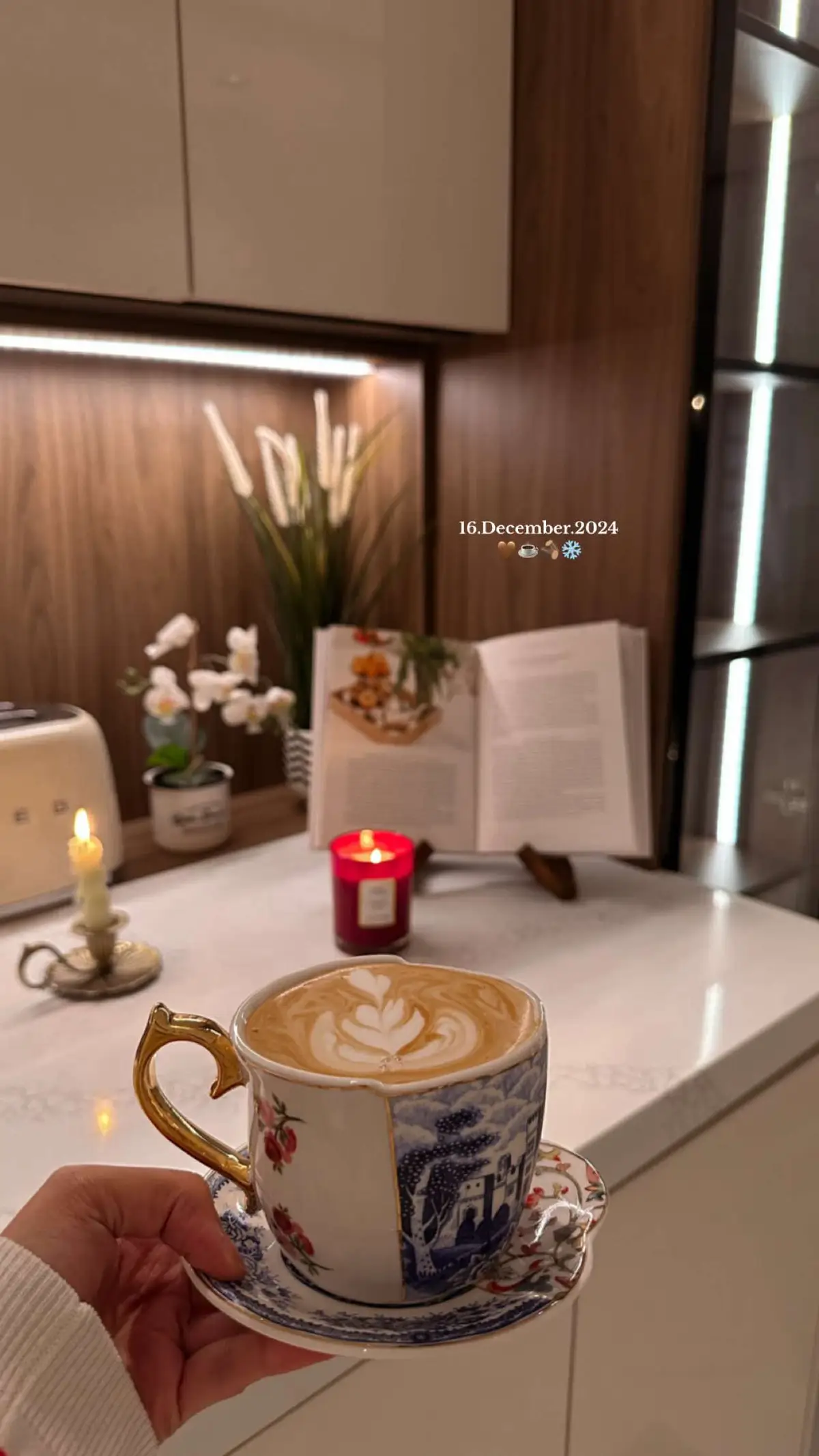 برفقة كوب قهوة 🤎☕️#explore #اكسبلور #fy #ديسمبر #fup #Home #coffee #مساء #fypシ゚ 