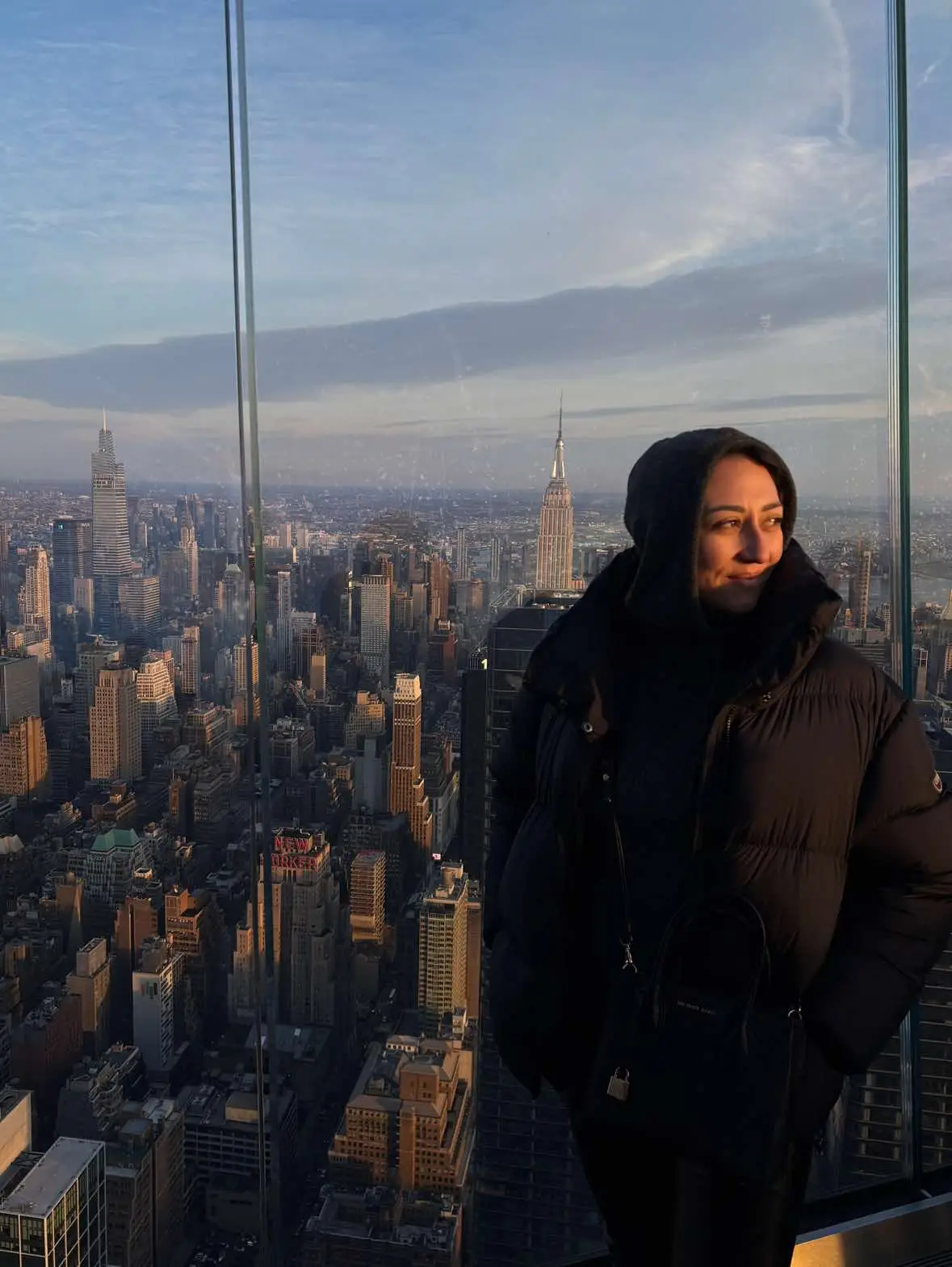 I loved seeing the sunset from The Edge. Colors changed by the minute! A must see if you are in NYC… 💫🫶🏼     @theedgenyc  #newyorkcity #nyc #newyorkmagic #theedge #theedgeny #nysunset 