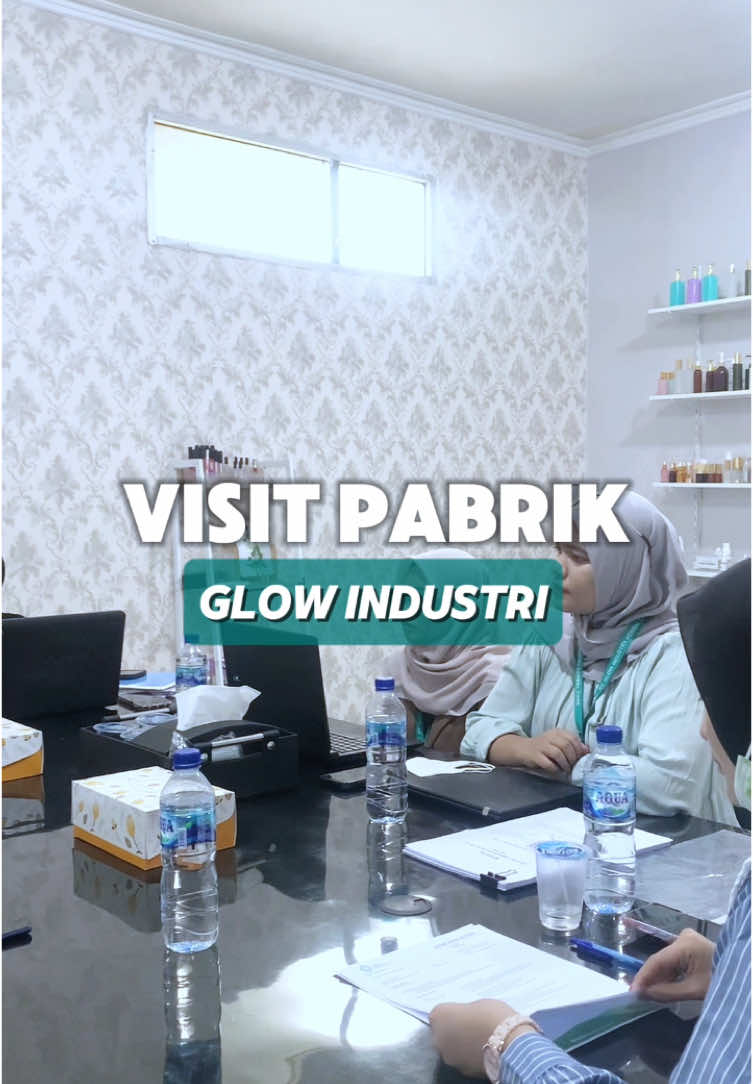 Ini kan yang dari kemarin kalian tanyain gimana sih rasanya Visit Pabrik Glow Industri 😏😏 Tonton sampai habis biar kamu juga bisa rasain sebeleum bisa Visit Pabrik Beneran ya 😄😄 _______________________ Wujudkan impian kalian untuk bangun brand bisnis sendiri from Zero to Hero bersama Glow Industri jasa Maklon Skincare dan Kosmetik ternama di Indonesia ✅️ REQUEST FORMULA ✅️ REQUEST PACKAGING ✅️ HKI ✅️ BPOM ✅️ LEGALITAS Konsultasikan sekarang juga bersama kami di ☎️ 0889-7684-1781 #maklonskincarebpom #maklonskincareindonesia #maklonskincare #maklonglowindustri #maklonkosmetik #maklonmurah #maklonbodycare #maklonskincarebpom #skincarebpom #maklonmoqrendah #maklonmoqterkecil #pabrikskincare #pabrikkosmetik #pabrikkosmetikmurah #pabrikkosmetikbpom #pabrikglowindustri