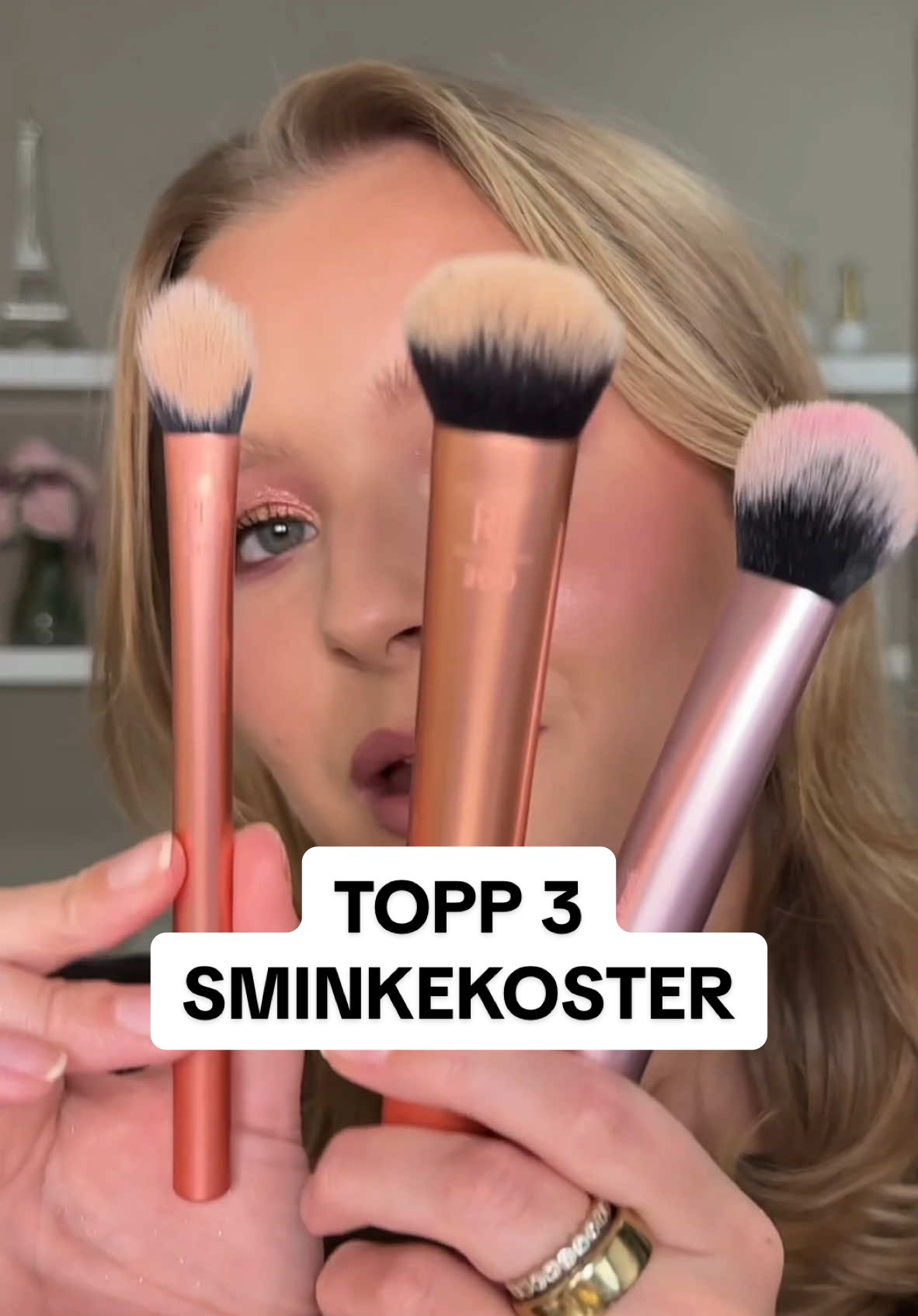 Annonse • Topp 3 koster fra @realtechniques 🪄 Hva er dine favoritter?😍 #sminke #kostetips #makeupbrushes #realtechniques #concealerbrush @realtechniques_nordics