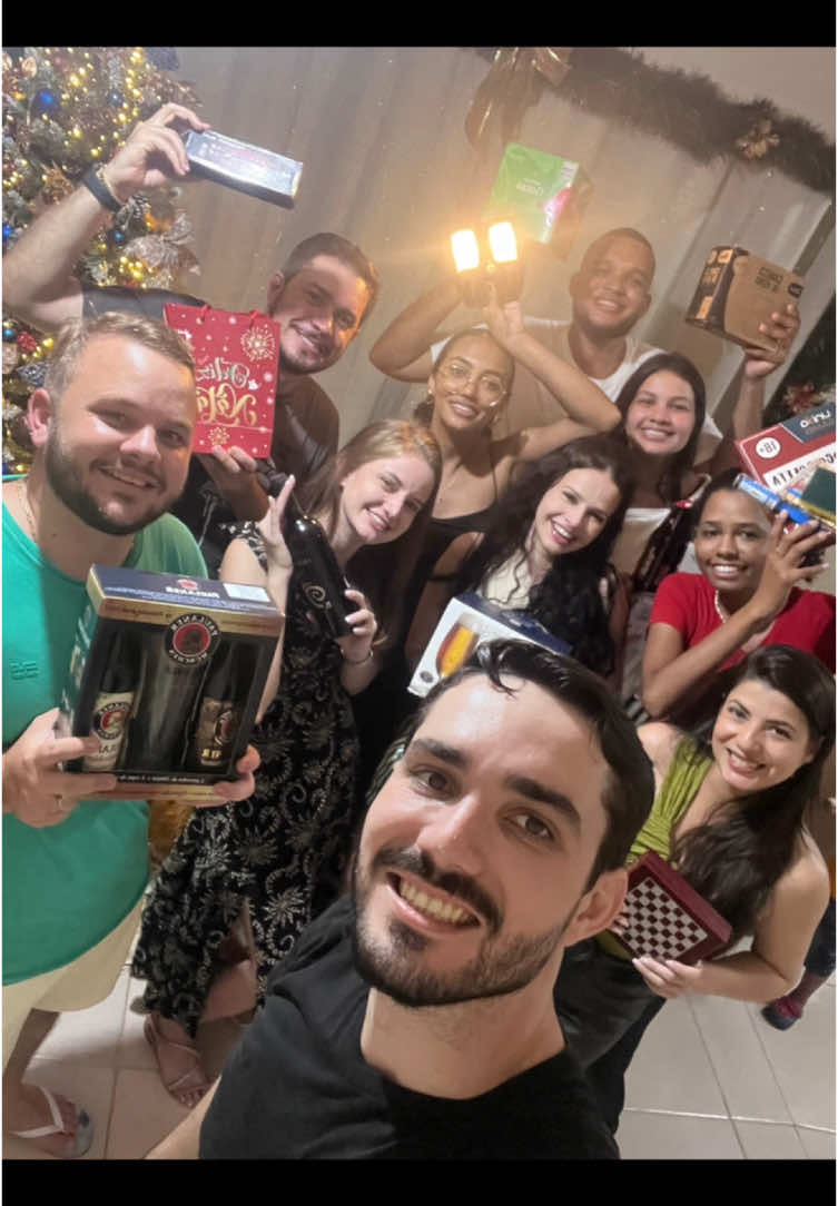 Confra dos amigos 2024  . . . #amigodaonca #amigoladrao #confraternização  . . . @carinameneckelli @Cesar Henrique Ruiz @Elisandra aparecida 