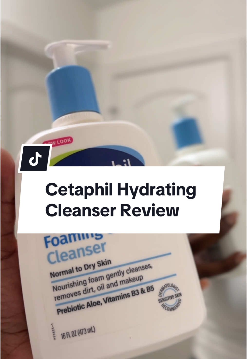 I’ve gotten a lot of compliments on my skin recently and questions regarding what I use, this is the secret ingredient!! I’ve been using this for a year now and I’m not changing it anytime soon😍❤️ @Cetaphil #skin #skincare #cetaphil #cleanser #fyp 