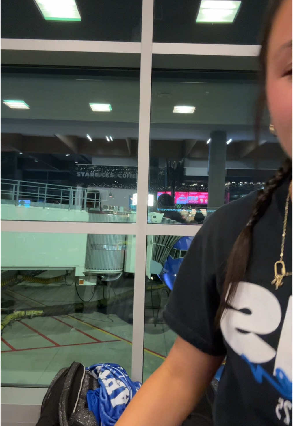 airport!!#fyppppppppppppppppppppppp #viral #lulu #cheer #dance #volleyball #tennis #brunette #blonde #dutchbraid #airport #nike #lululemon #uggs #dance #danceforyou #stopdroproll #pothole #blowup #viralvideo #biscuit #beans #kamshae 