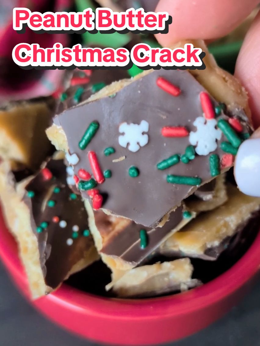 upgrade your Christmas Crack with peanut butter 🍫♥️ I love that I generally have all the ingredients for a batch of this saltine toffee on hand & it's pretty forgiving if you need to make some swaps. you'll need 👇🏼 40 saltine crackers (one sleeve) 1 cup butter  1 cup dark brown sugar 1/2 cup peanut butter melted 2 ½ cups chocolate chips  holiday sprinkles #christmastreats #toffee #christmasbaking #holidaydessert 