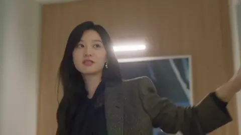 مسلسلييي اشتقتت🥹 #jennie #2024 #CapCut #fyp #foryou #fypシ゚ #اكسبلور #explore #4u #fashion #viral #queenoftears #kdrama #كيدراما #kidrama #lovenextdoorkdrama #lovenextdoor #كوبل #queenoftears #welcometosamdalri  #familybychoice #korea #whenthephonerings 