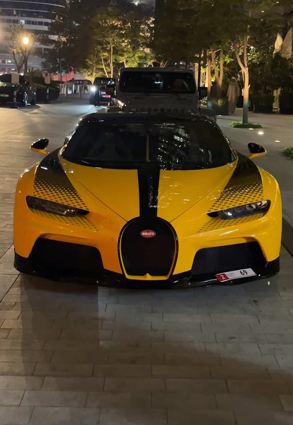 1 of 1 bumblebee☠️ @zq #bugatti #supersport #bugattisupersport #cars #car #dubai #dubaicars #carspotting #fy #fyp #viral #xyzbca @cf.cars @VxEditz