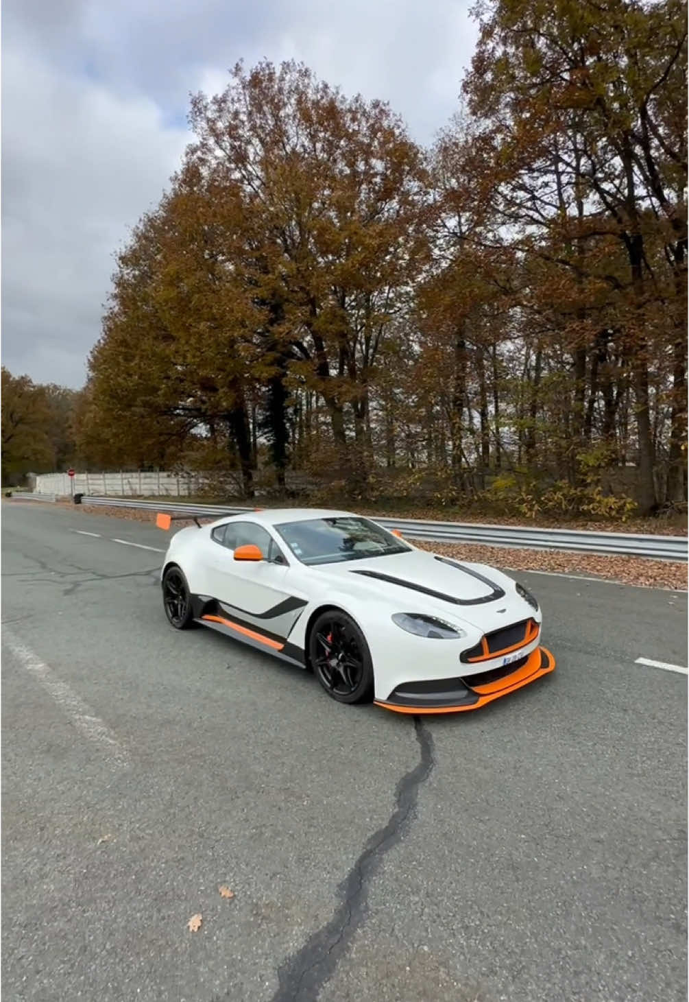 On va créer le #pierrotuto et je veux voir vos essais ! 🙏🏼  #pourtoi #fyp #car #astonmartin #gt12 #pierrechabrier #youtube