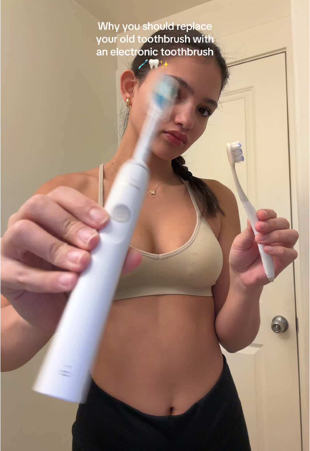 Saying hello to cleaner teeth this year 🦷⭐️✨ @Philips Sonicare #philips #toothbrush #oralcare #oralcareproducts 