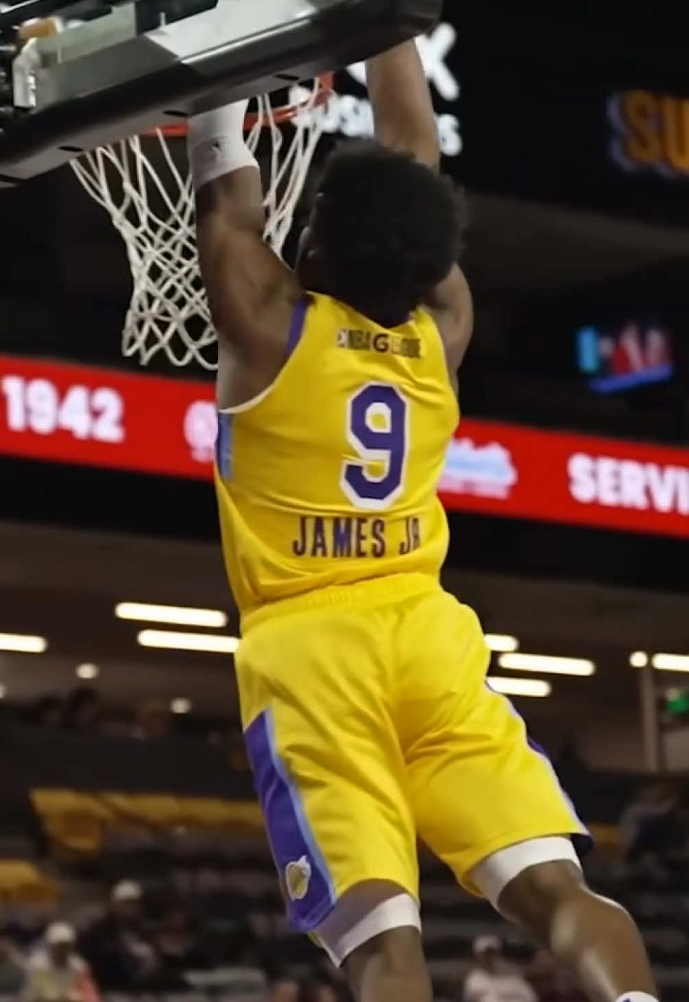 Poetry in motion! @Lakers rookie Bronny James got UP tor an alley-oop slam as part of a career-high 30-point night while on assignment with the @South Bay Lakers vs the @gleaguesuns  @nbagleague #gleague #southbaylakers #gleaguesuns #basketball #tubi 