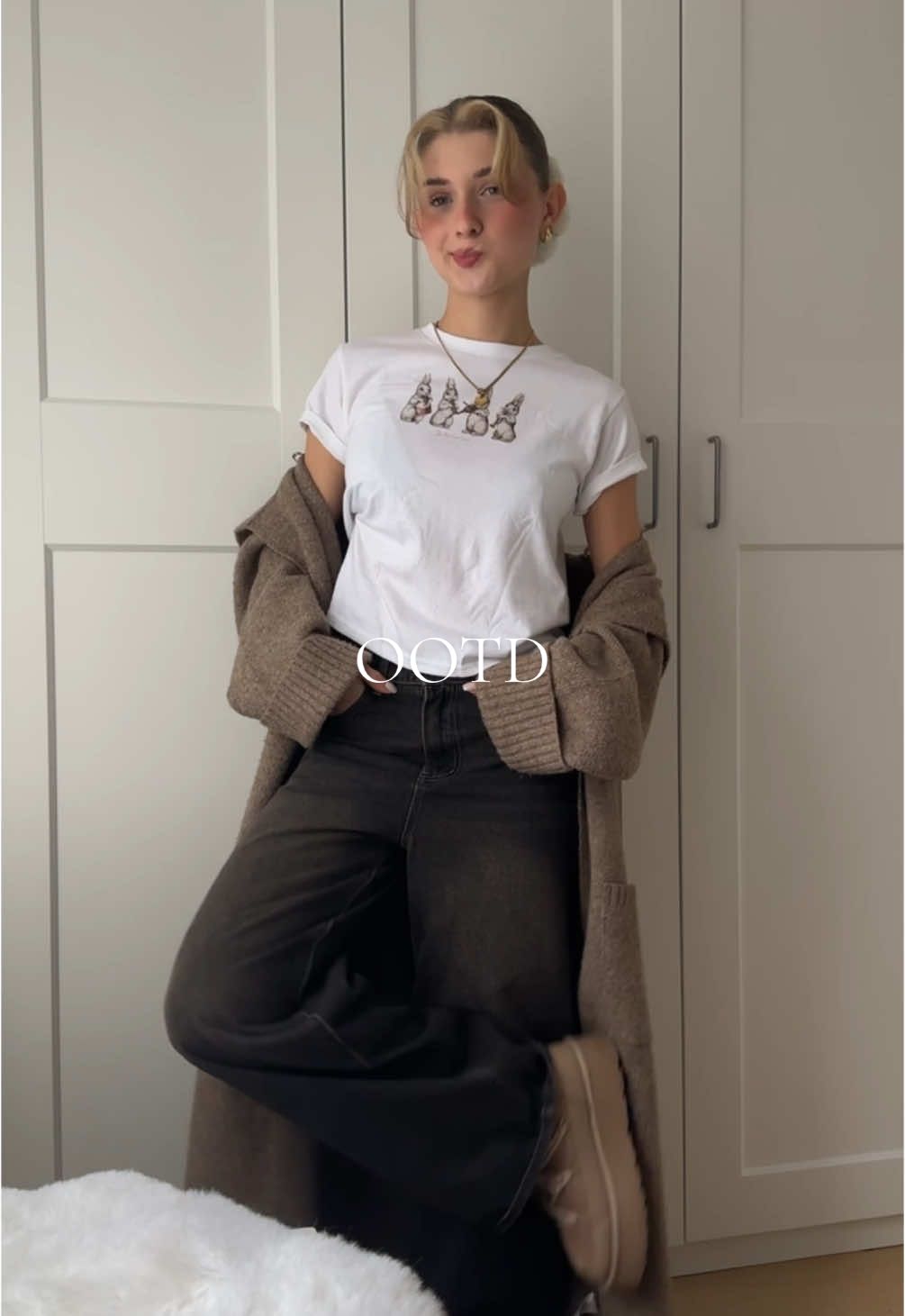 outfit of the day 🐇 cant decide whats cuter, my hair or the baby tee #OOTD #outfitoftheday #outfitideas #outfitinspo #outfitinspiration #babytee #tshirt #hairstyle #bun #cozyoutfit #outfit 