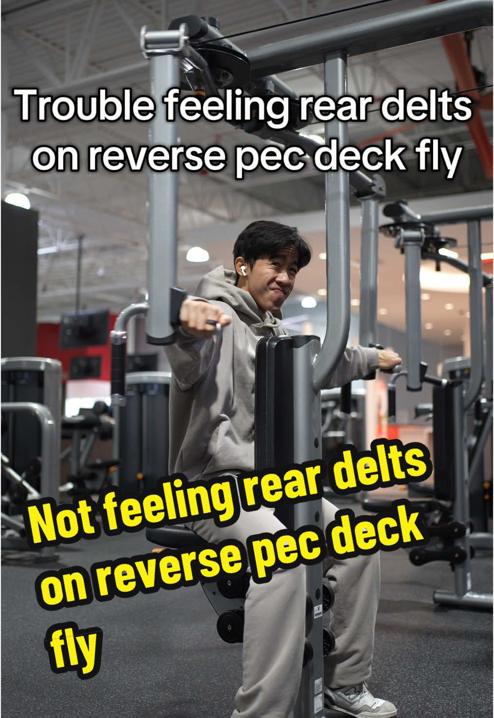 Here’s a point you likely haven’t heard about the Nippard style Rear Delt Reverse Pec Deck Fly. A lot of people have seen the lengthened focused unilateral reverse pec deck fly that Jeff Nippard popularized. While it’s not 100% certain that the rear delts will benefit from a lengthened focused exercise (compared to muscle groups such as the quads, chest and calves), the unilateral version may still be worthwhile doing because it is EASIER to avoid scapular retraction which would involve more of the mid back. Especially since this exercise is almost a lengthened partial where there’s almost no tension in the shortened part of the rom where scapular retraction is most likely to occur. #fyp #Fitness #gym #bodybuilding 