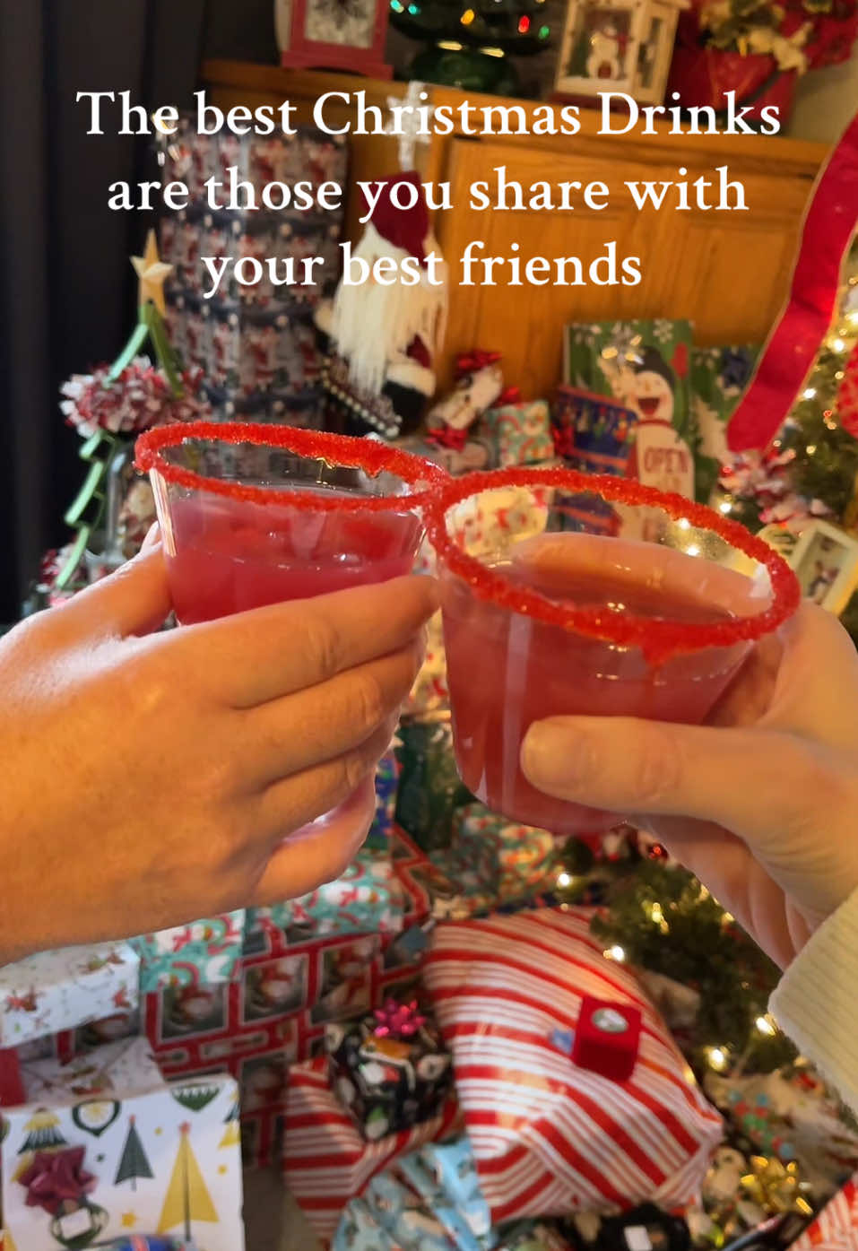 The best Christmas drinks are those you share with your best friends. #fyp #cocktails  #christmas #cranberryjuice #BestFriends #christmasdrinks 