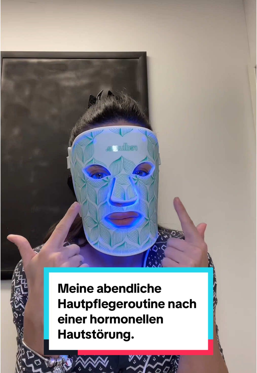 Meine abendliche Hautpflegeroutine nach einer hormonellen Hautstörung. Produkte : Pure Skin Cleansing Dr. Schrammek. Herbal Care Lotion Tonic Dr. Schrammek. Retinol RT+ Performance Serum Dr. Schrammek. ( Dieses wird dreimal in der Woche verwendet.  LED Maske : Redlume  Aroma Garden Gold Eyes Augencreme #fy #viraltiktok #skincare #skincaretips #skintok #abendroutine #skincaretiktok 