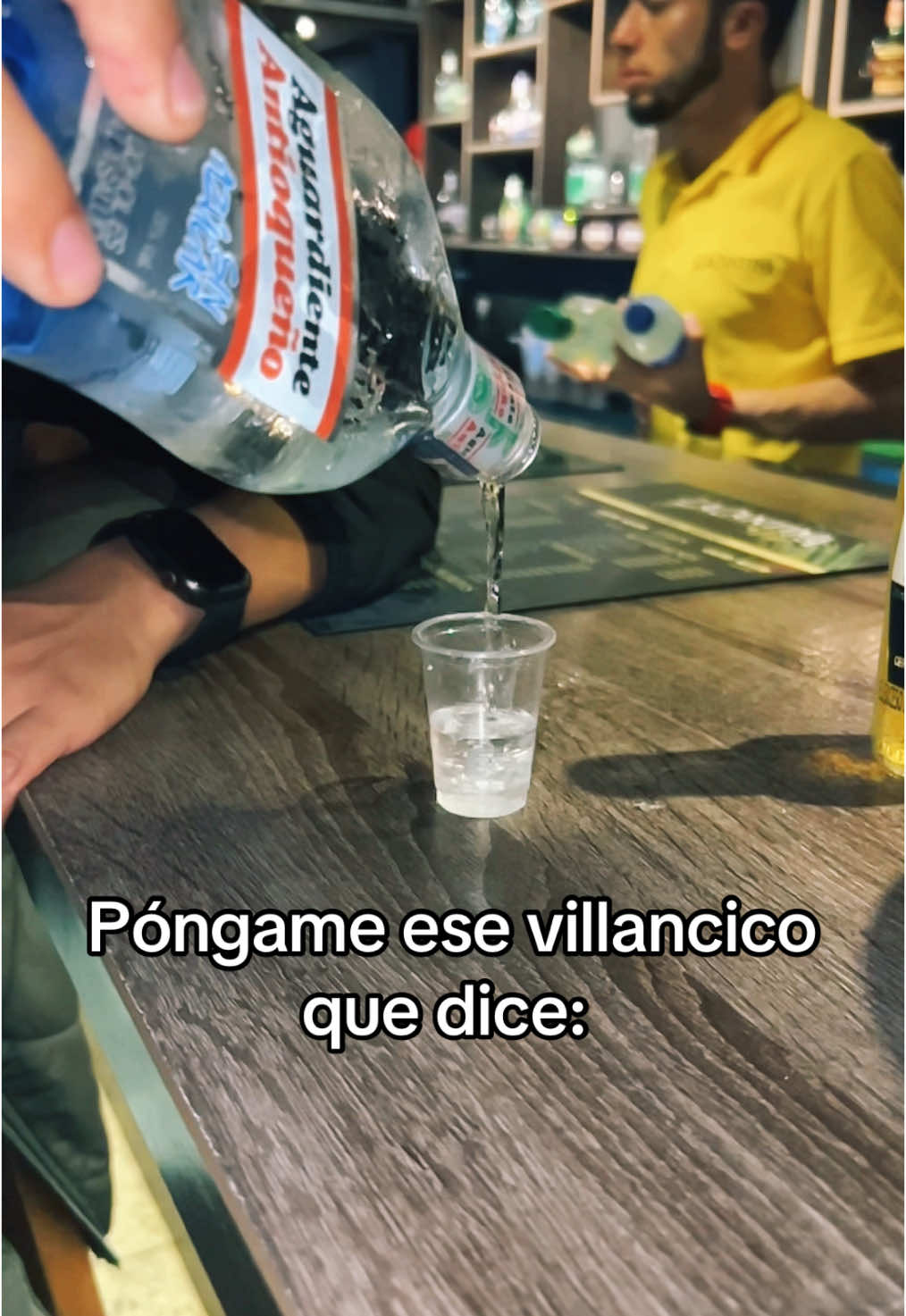 #diciembre #bebiendo #losdespechados #bebiembre #villancicos #aguardiente #coronita #lacantina #novenas #fyp #viral_video 