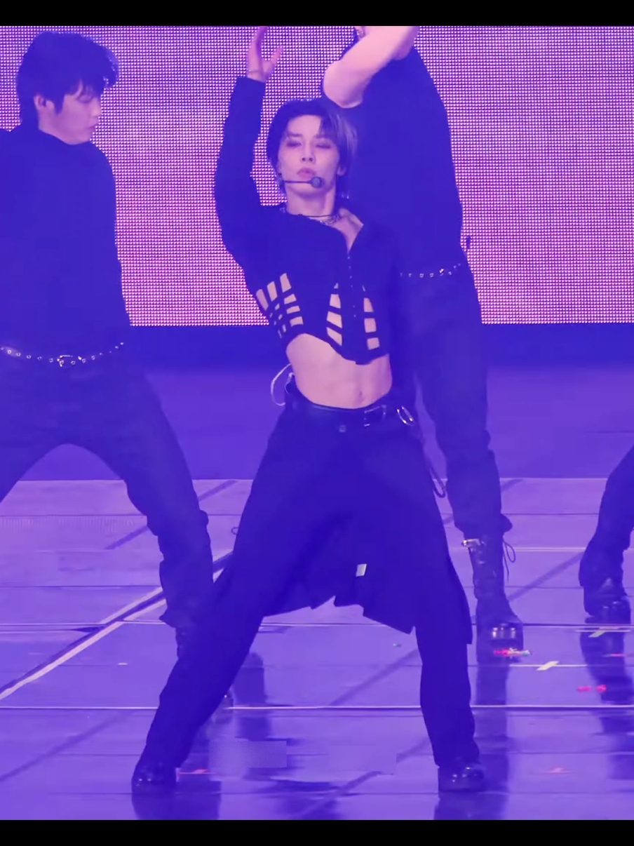 mi bebé no tan bebé😍🫦🫦#I_N #hallucination #skz #JEONGIN #HALLUCINATION #IN_hallucination #fancam #skzin #jeonginstraykids #KPop #hallucinationjeongin 