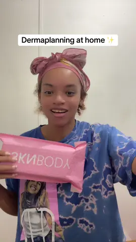 The @SKNBODY Hair Identifier & Dermaplanning set is perfect for getting all the pesky hairs off your face at home! Leaves your skin so #smooth afterwards, it’s a great alternative when you can not make it to the spa! Makes a perfect gift for the skin care enthusiasts also 🧖‍♀️ #sknbody #sknbodyhairidentifierspray #sknbodyset #dermaplanning #facialtreatment #peachfuzz #smoothskin #holidayhaul #tiktokshopholidayhaul #fyp 