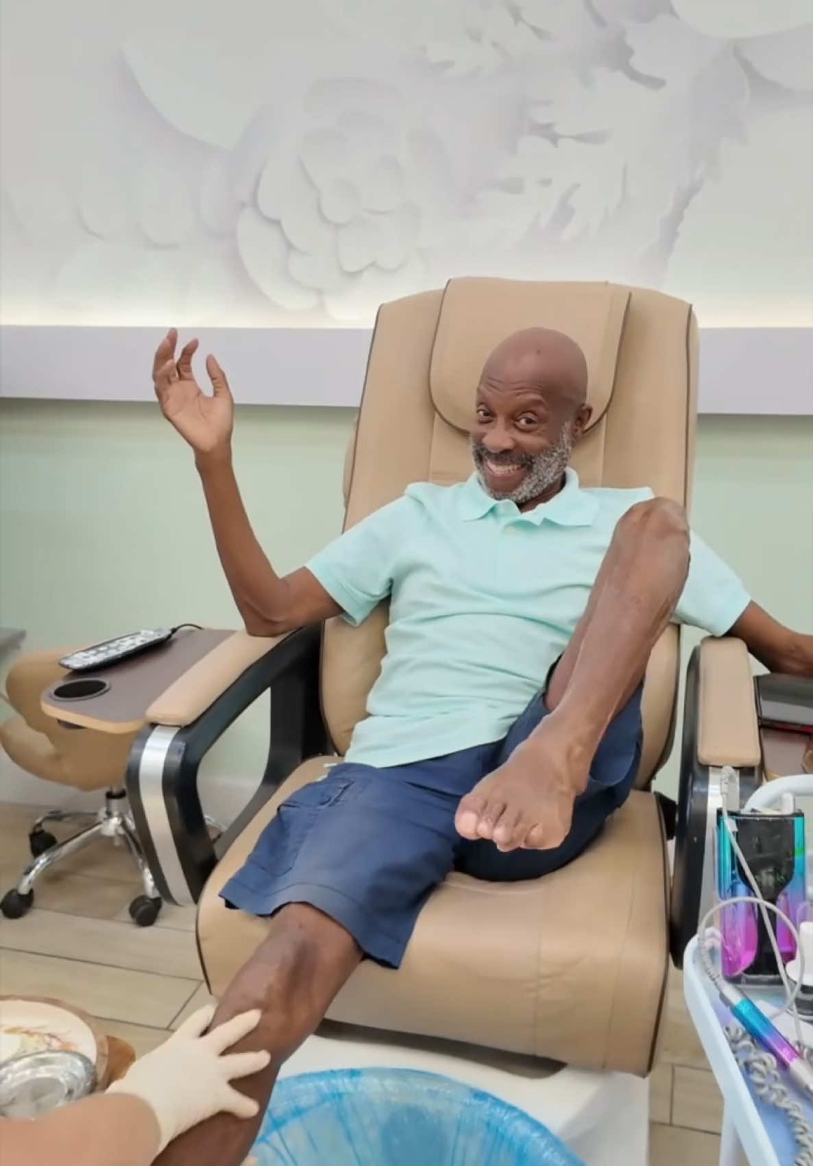 “She spank’d my big toe” 🤣 At 81 years #old getting a #pedicure is a new #life experience 💅 