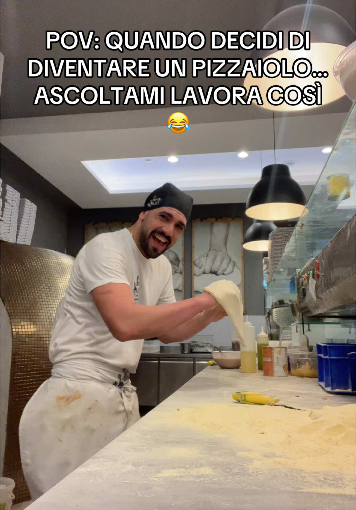 AMA CIO CHE FAI!🍕 ##tifacciovivereunsogno #chediovibenedica❤ #papá #figlio #FamilyFun #work #napoletano #neiperte #neiperte #perte #perte ##lanuovaitalia #pizzaiolo  