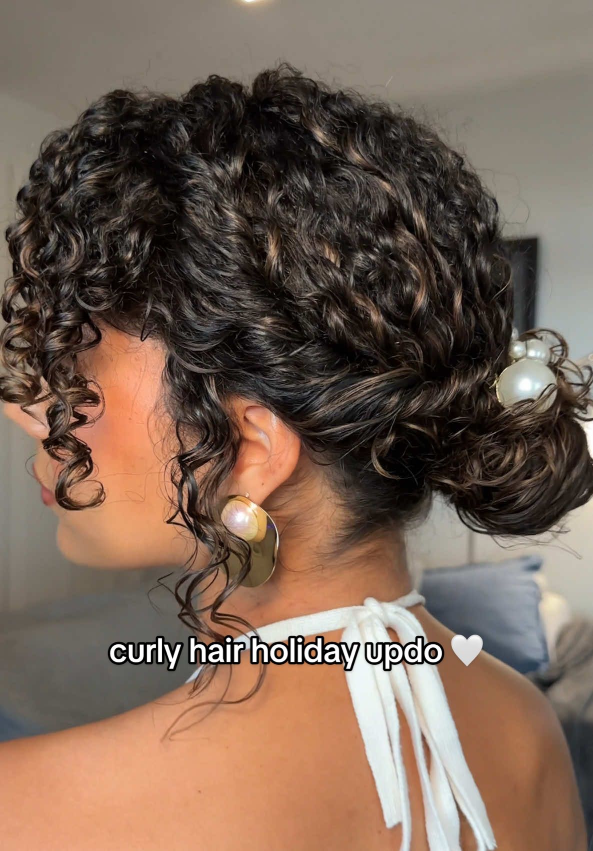 Cute & easy curly holiday updo! ✨🤍 I love how effortless this style is and still shows off all the curl textures! 🥰 everything 🔗 on LTK, save this video for hairstyle inspo 🫶🏽 #curlyhair #curlyhairstyles #curls #updohairstyles #3bcurls #hairstyleideas #hairstyleinspo #naturalhairstyles