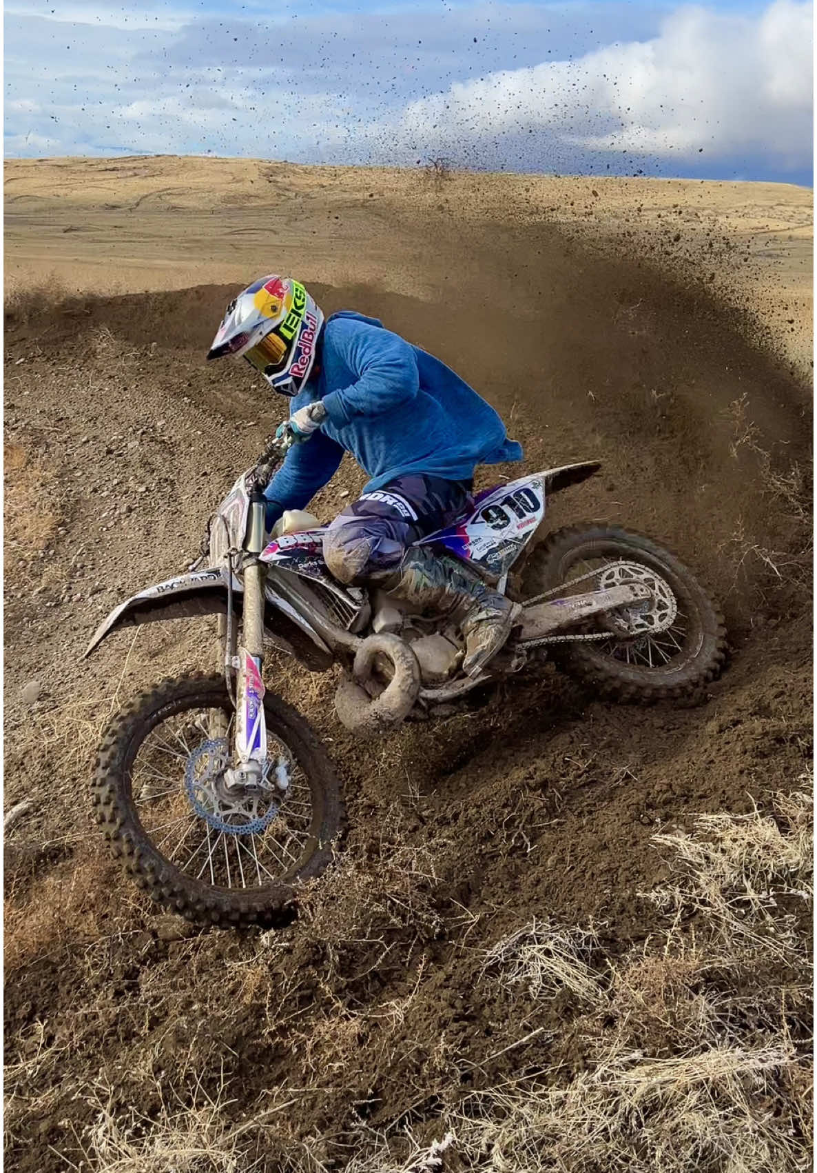 If you guys could change something about Yamaha’s YZ250 2-stroke, what would it be? It never gets old wringing this thing out 🤠 @Red Bull Motorsports @Red Bull @MotoSport.com #YZ250 #yamaha #2stroke 