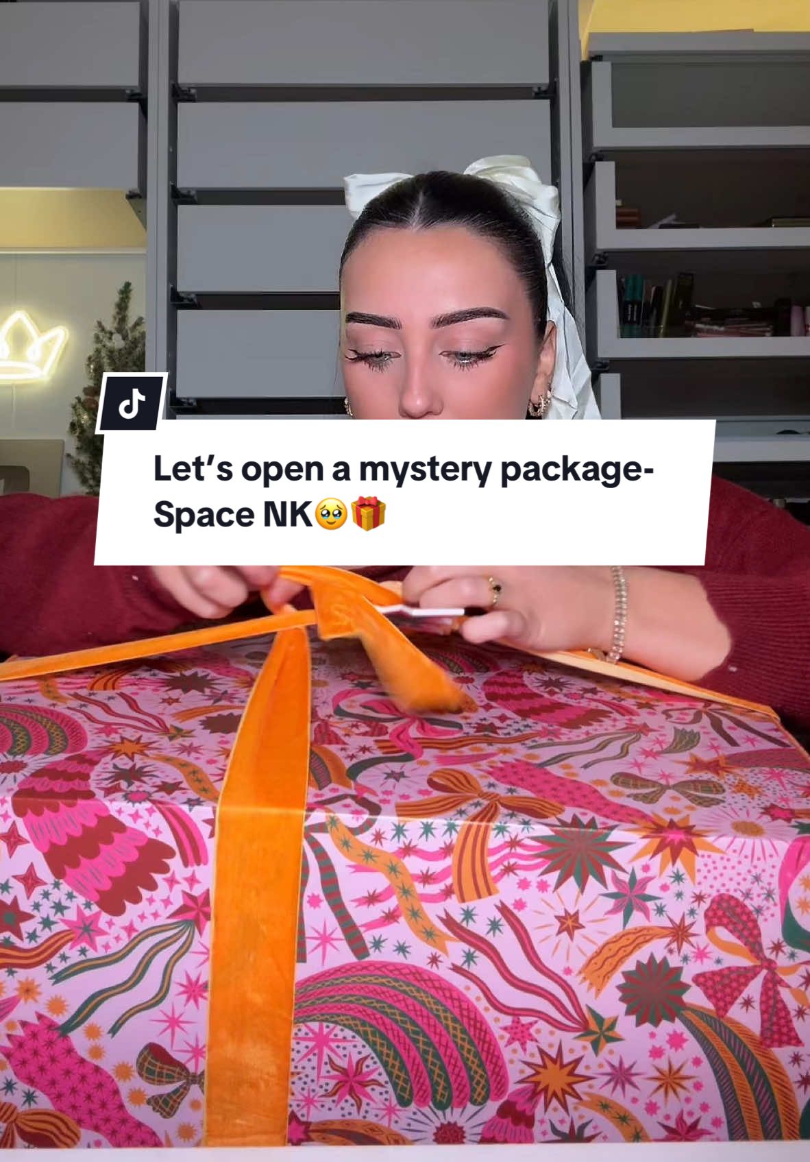 I DID NOT EXPECT THIS AT ALL👀✨ @SPACE NK 🥹🎁👀 Thankyou so much I’m so grateful!! I will be giving some of this away in the new year, just be in my d!scord🤍💬 #makeuptok #unboxing 