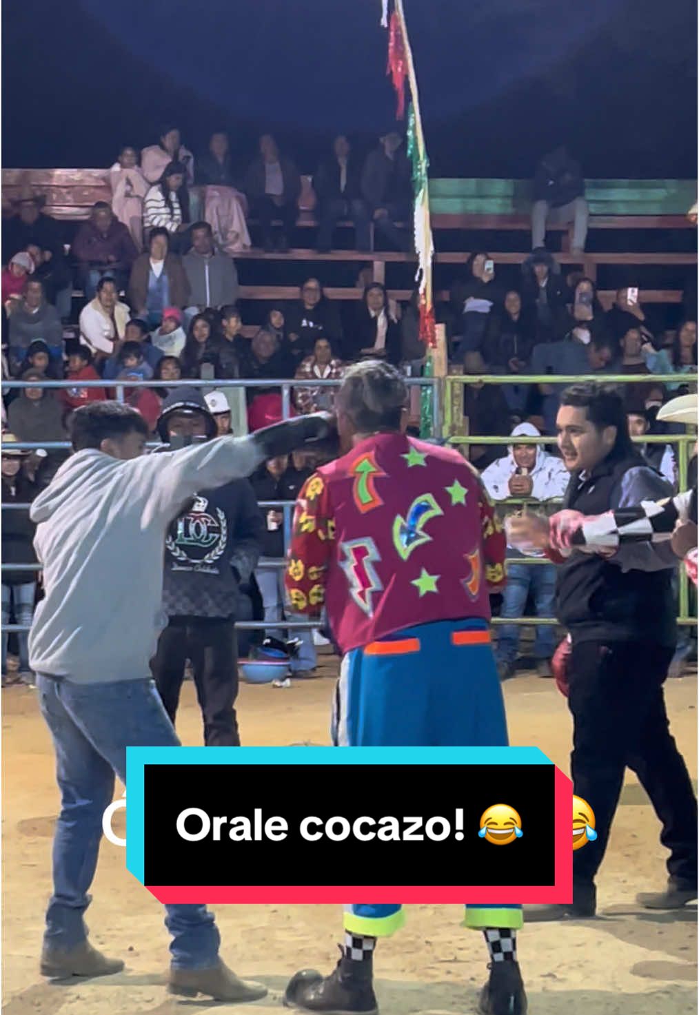 Orale, cocazo! 😂 #Jaripeo #payasos #payachoques #marcolintrompita #tataranger #fypviral #fyppppppppppppppppppppppp #paratiiiiiiiiiiiiiiiiiiiiiiiiiiiiiii #fouryou #fyp 