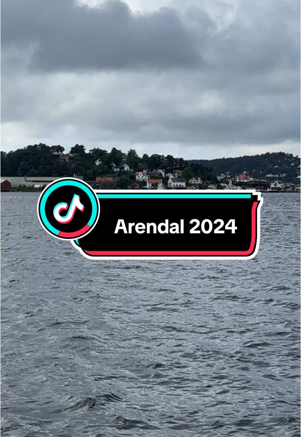 Throwback to Arendal 🏁 #boatsport #powerboatdrivers #powerboatdrivers #powerboats #powerful #boatracers #inthewater #einerkjær #cockpit #cockpitboat #cboats #arendal 