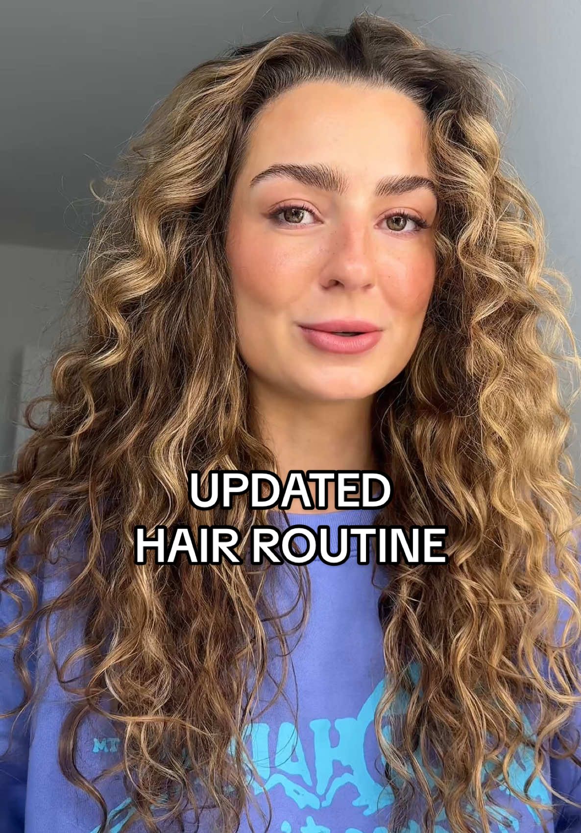 a highly requested updated hair routine🤭 it’s been a while since ive made a full tutorial! i actually feel like my curls / waves have been looking a lot better recently since incorporating a couple new products (air dry cremes, mousse)! & ofc this routine wont necessarily work on all hair types, but if you have a similar hair texture to me, it might! this is just what ive been using recently and wanted to share 🤞 #hairtok #airdryroutine #stylingmyhair @Briogeo @THE OUAI @Pureology @Kérastase @amika 