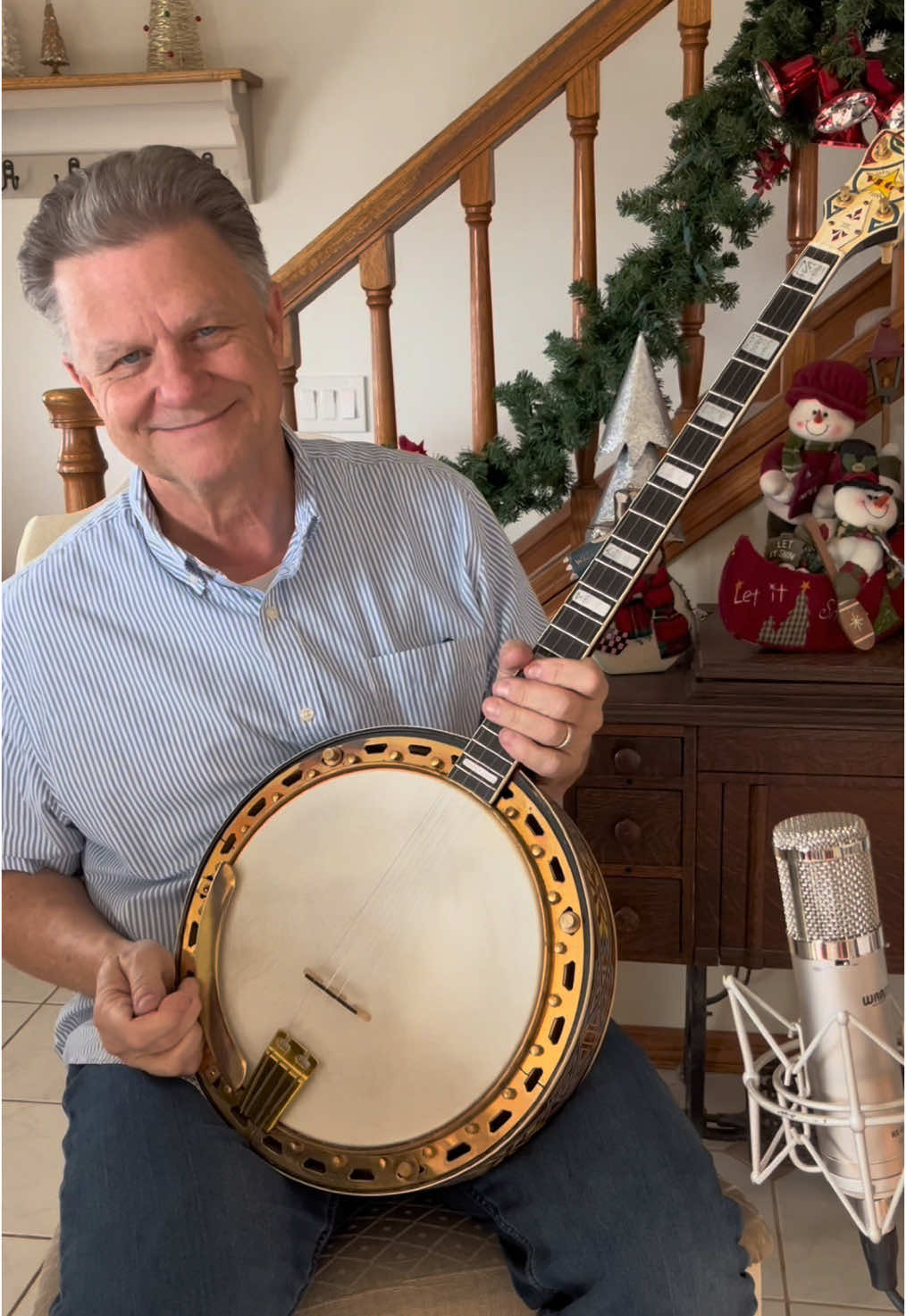 Banjo comparison, one song-4 banjos. Banjo#1- 1920’s Vegaphone, Banjo#2- 1929 VegaVox1, Banjo #3 1930 Vegaphone Deluxe, Banjo #4-1956 VegaVox III. #banjo #plectrumbanjo ##vegabanjo #1920s #ilovetheusa❤️🇺🇸❤️ 