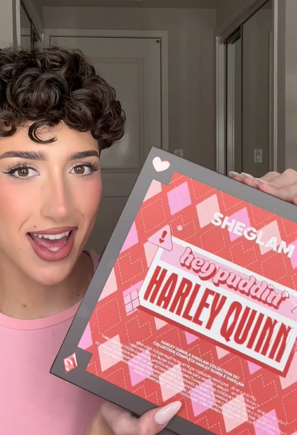 Unboxing the Harley Quinn Collection! @SHEGLAM #SHEGLAMxHarleyQuinn #SHEGLAMpartner #SHEGLAM #SHEGLAMcollection #SHEGLAMcrueltyfree #beauty #makeup #prbox