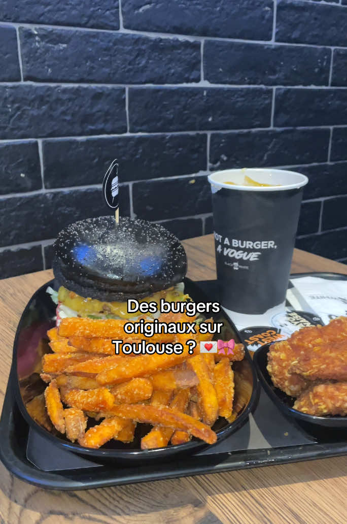 Merci encore à @BLACKANDWHITEBURGERTOULOUSE c’était super 💌♥️ vraiment 💌 #bonplan #toulousefoodguide #oumangeratoulouse #toulousesalondethe #patisserietoulouse #lieutoulouse #cafetoulouse #boutiquetoulouse  