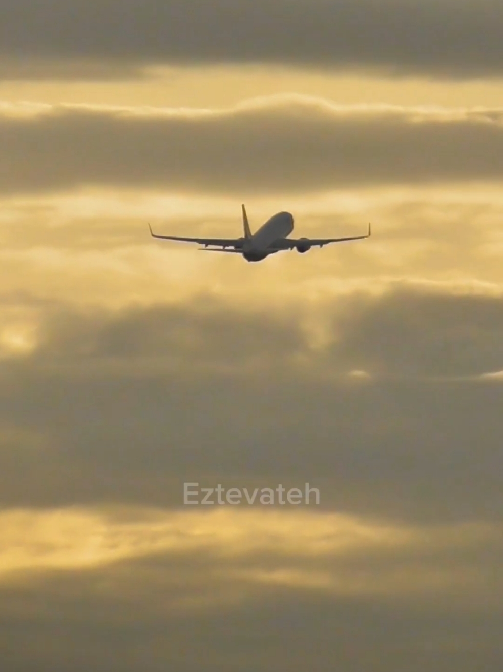 Batik Air Airbus A320 Landing n BBN Boeing 737 Golden Take-off #airbus #boeing #airbusa380 #boeing777 #airbusa330 #planespotting #boeing787 #airbusa350 #boeing747 #airbusa320 #boeing737 #pesawat