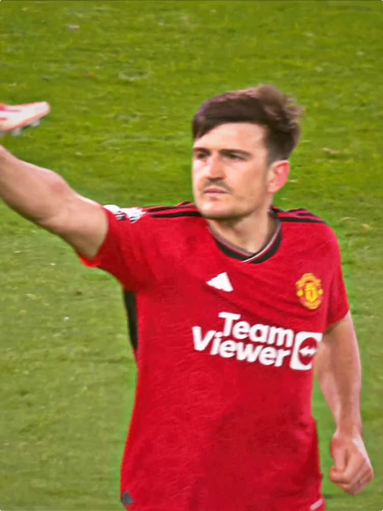 Pocketed that bum 🏴󠁧󠁢󠁥󠁮󠁧󠁿🧱 • #manchesterunited #maguire #haaland #fyp 