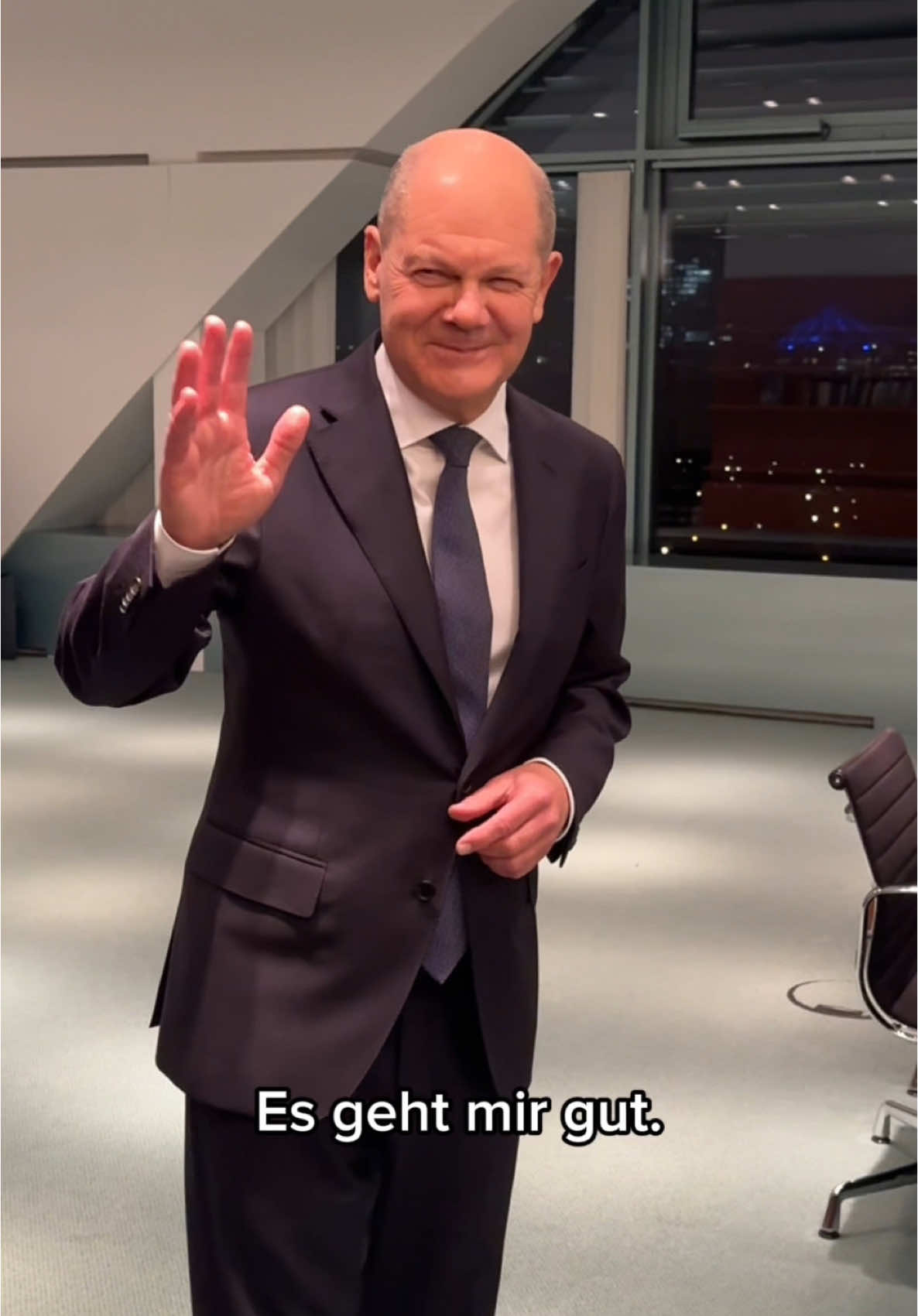 Wie geht es dem Kanzler nach der heutigen Vetrauensfrage? #Bundeskanzler #OlafScholz #Kanzler 