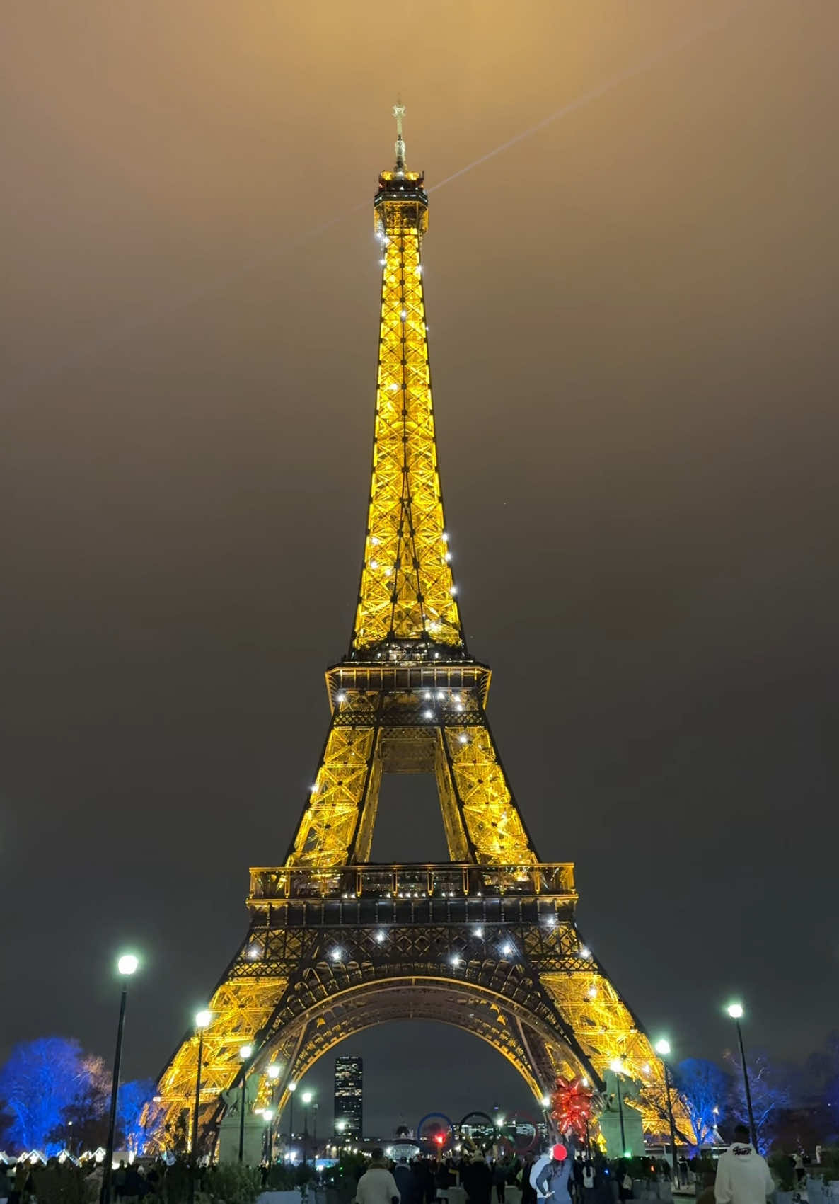 Eiffel tower right now !!!🇫🇷✨❤️📷 #eiffeltower #toureiffel #paris #parisfrance #loveparis #parisjetaime #cityoflights #paris2024 