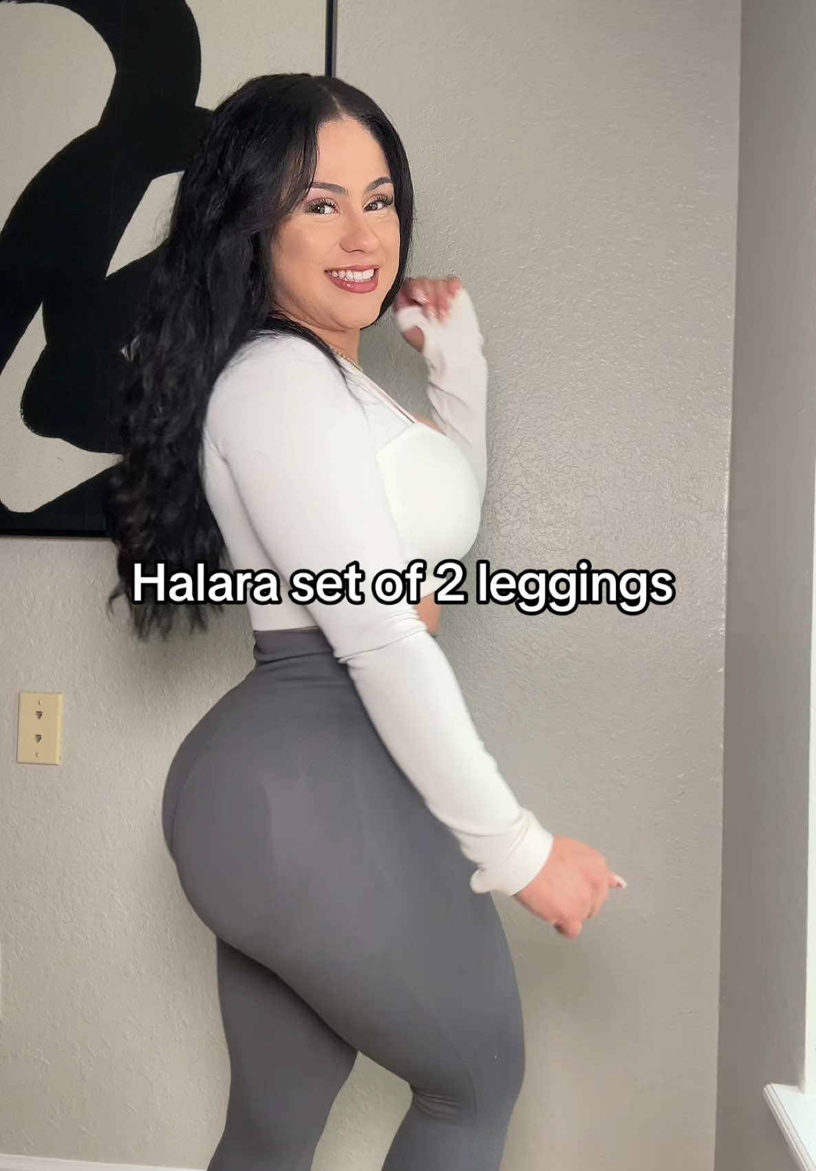 @halara_official #halara #halaraleggings #halaratiktokshop  #Tummycontrolleggins #Buttliftingleggings #Shapingleggings #leggingsoftiktok #legging #TikTokShopNewArrivals #tiktokshopcreatorpicks #tiktokshopholidayhaul 