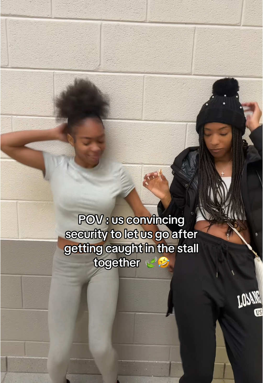 I REFUSE to get bagged🤣🎒 @kaylaa😻  #foryoupageofficiall #trendingsound #trending #shadowbanned #bagged #highschool #funnymoments #real #relatable #blowthisupforme #goviraltiktok #goviralgo #makethisviral #dontletthisflop #shadowbanned #explorepage #xcyzba #zyxcba 