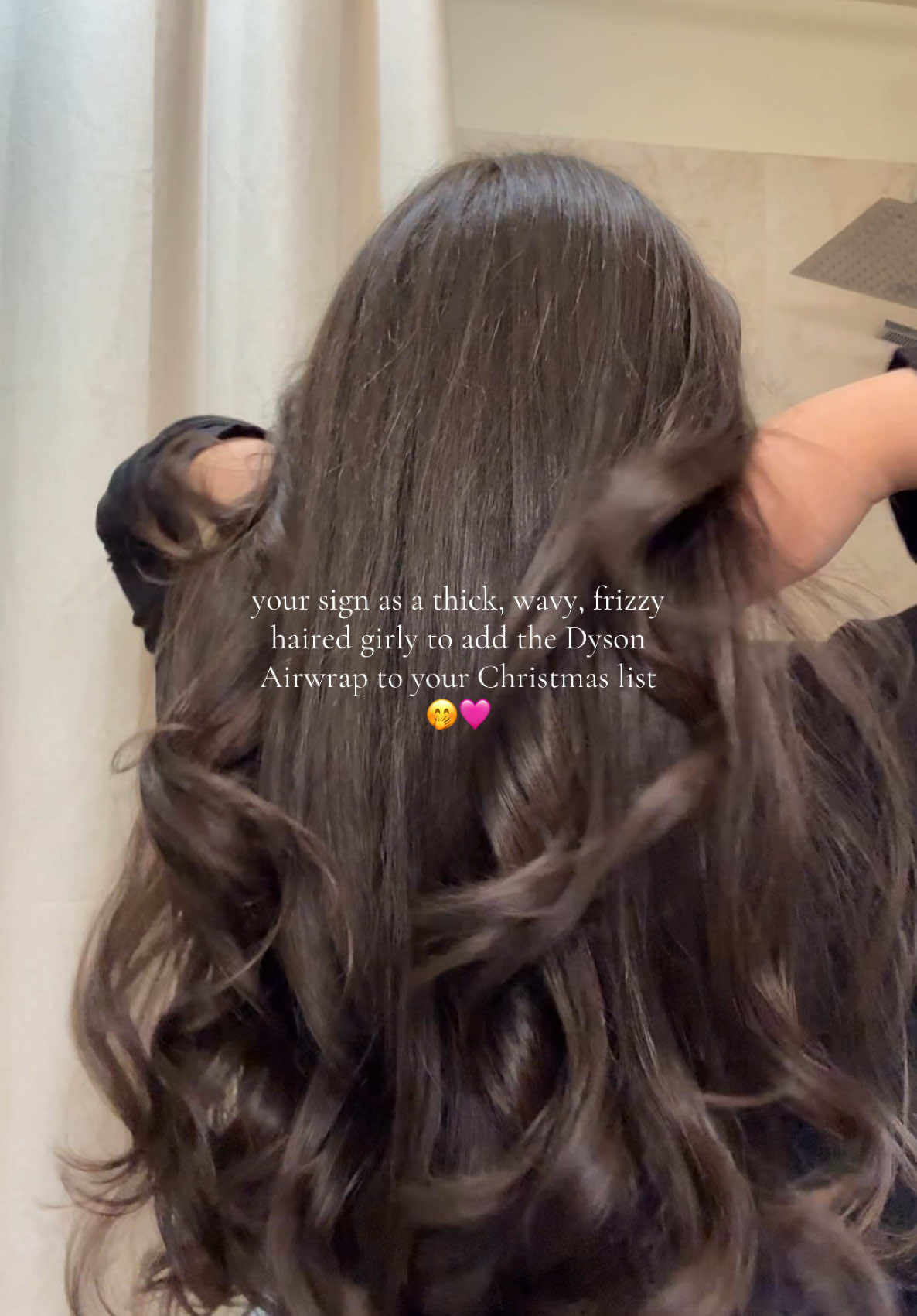 @Dyson USA 🩷✨ #dyson #dysonairwrap #dysonhair #dysonairwrapcurls #thickhair #wavyhair #frizzyhair #dysonblowout #bouncyblowout #blowout #blowouthair 