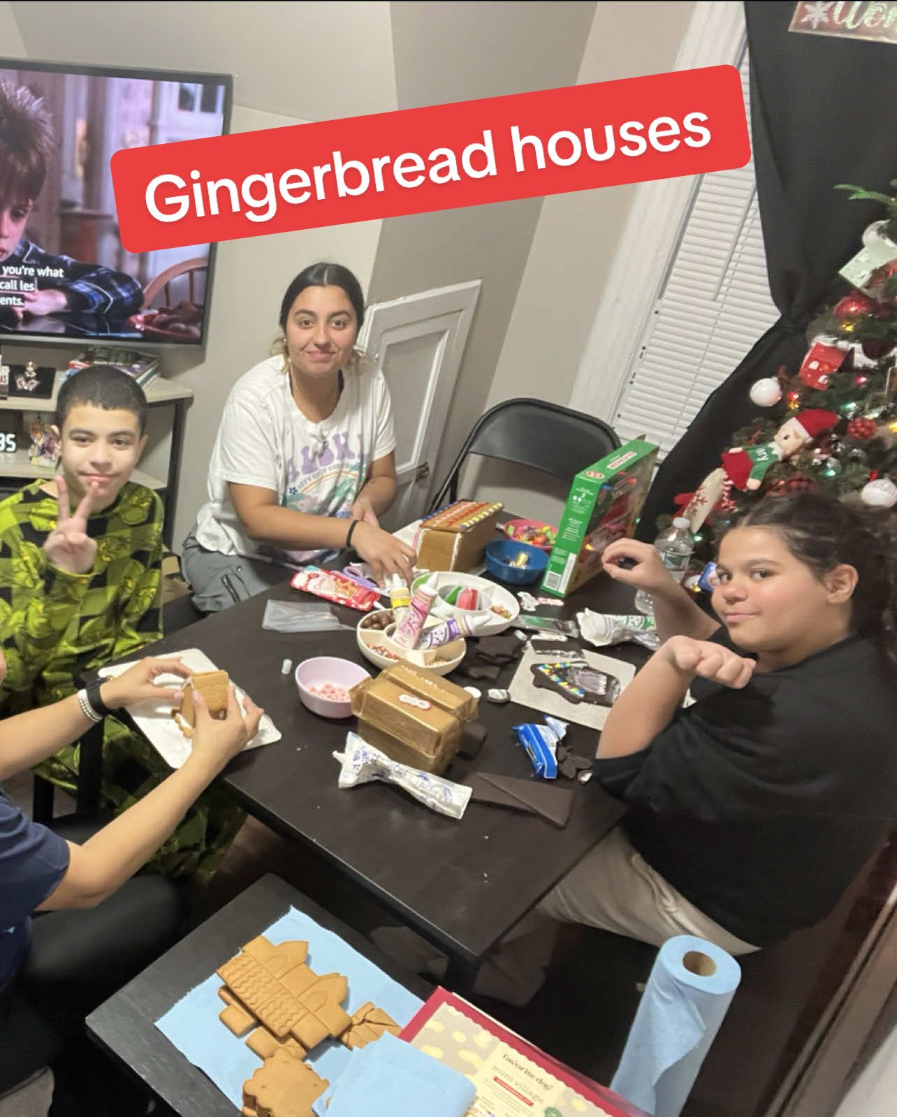 My heart was so full making gingerbread houses with my favorite People 🌲@Mr_perez14 