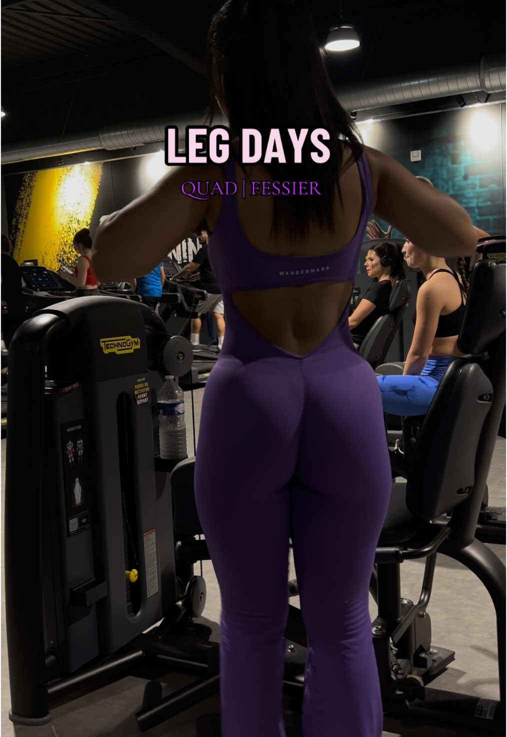 Focus quadriceps x fessier  -5% avec le code : Schana  Sur la magnifique combi 💜🍇 Une belle idee de cadeau pour noel 🎅🎄 @wandernana.com  #muscu #quad #legday #quadworkout #gymrats 