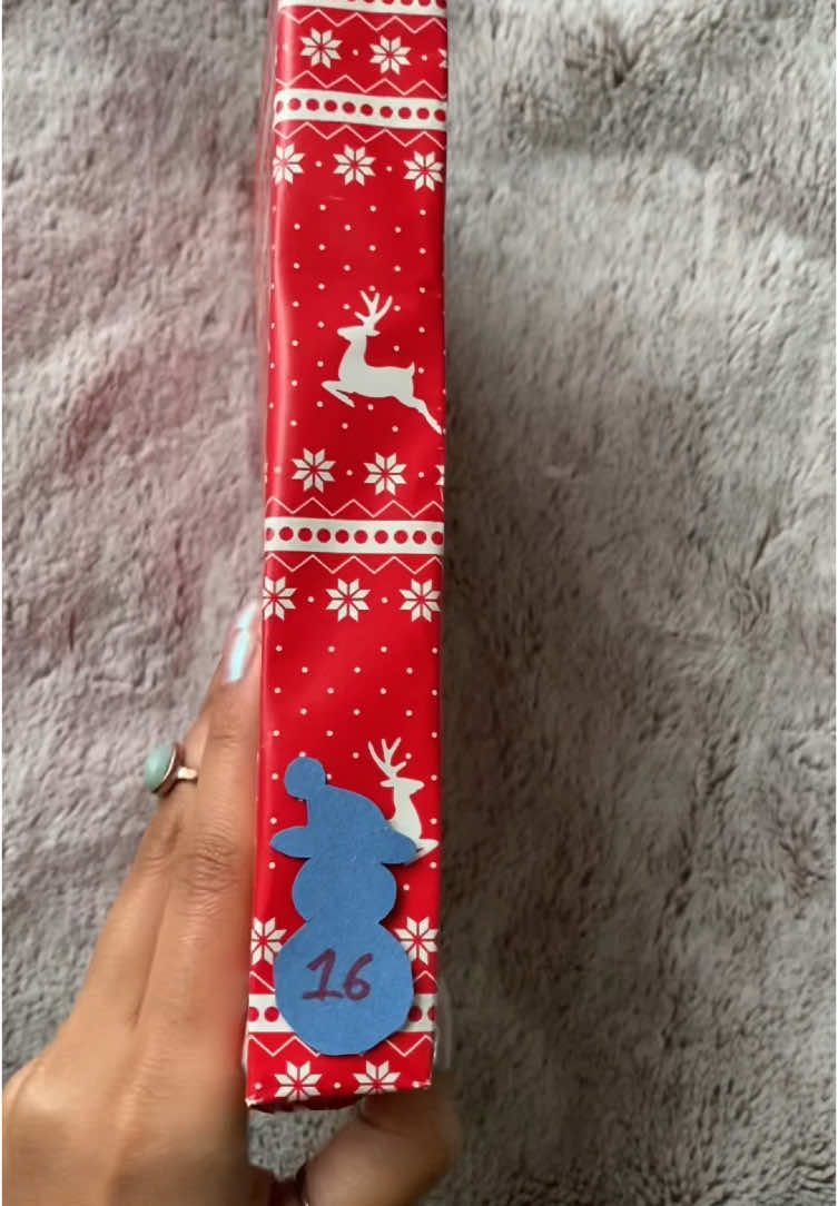 🕊️ Day 16 of my Book Advent Calendar 2024! 🤍🌹 a popular book I’ve wanted for ages 🥰 #bookadventcalender #bookadventcalender2024 #bookmas #adventcalendar #16december #wherethecrawdadssing #deliaowens #romancebooks #bookworm #bookgifts #homemadechristmasgifts #christmastiktok #christmascountdown #bookaesthetic #christmasaesthetic 