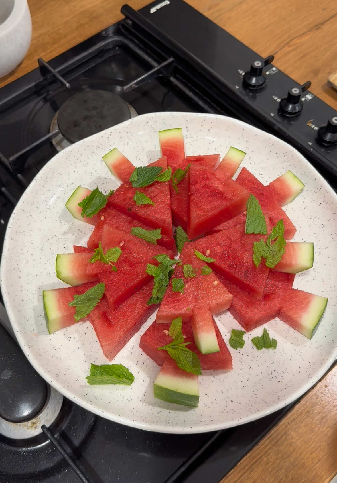 Watermelon christmas trees 🎄🍉  #christmasfood #watermelon #christmas #mint #foodideas #snackplate #Foodie #Summer #christmas #foodtiktok 