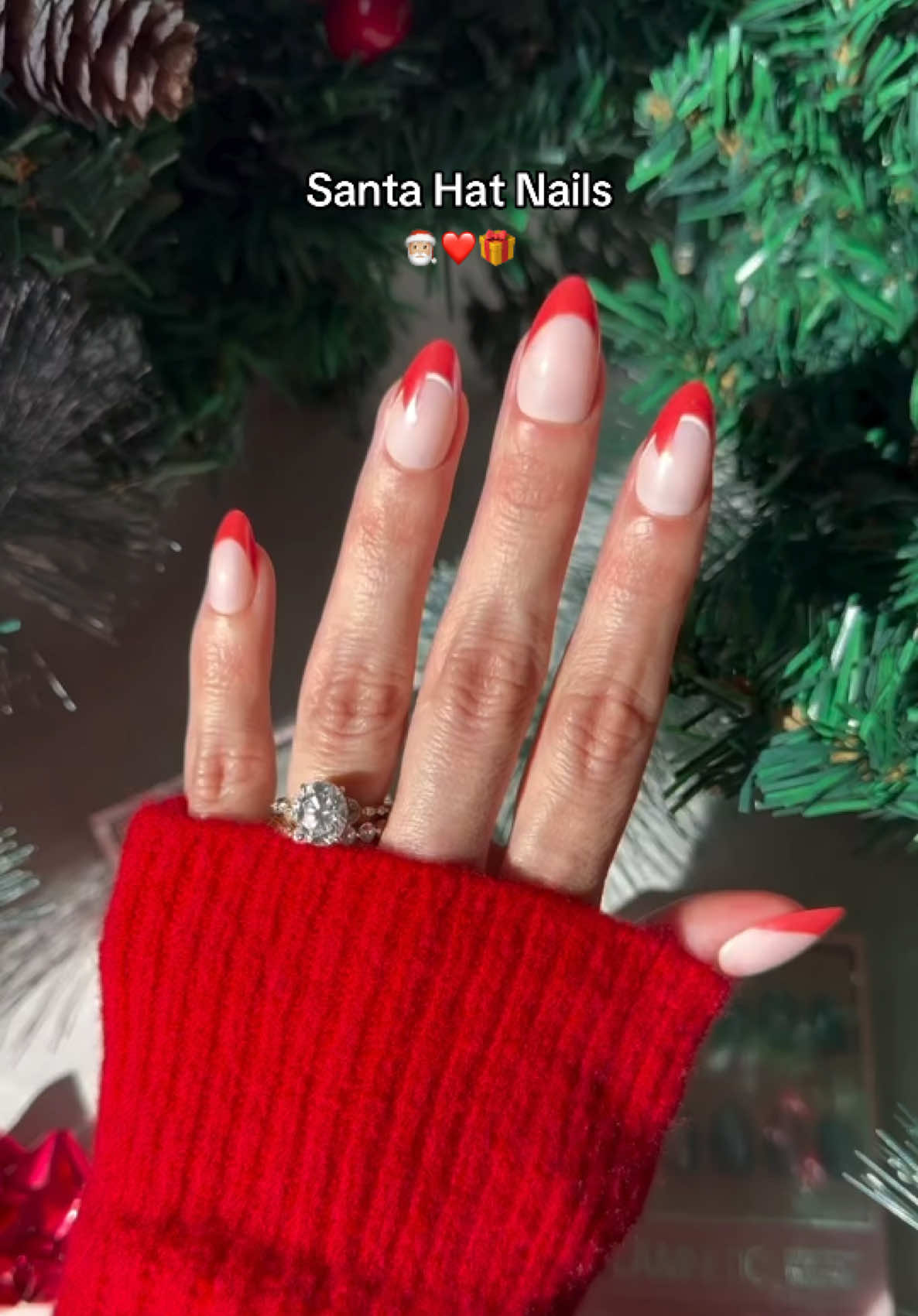 Can't forget Santa's signature look 🎅🏻❤️ Obsessed with @thatfrenchislandgirl festive vibes wearing Mrs. Claus 💅 Save 20% on holiday ready nails at glamnetic.com now with code HOLIYAY for a limited time 🛍 #pressonnails #glamnetic 