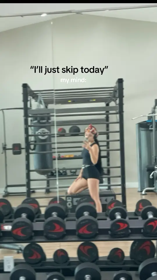 I need to take that advice 😫 Ill go for 1 month and lose motivation. But since i am going to better myself, starting today i will be consistent and have that body tea!🥰🎀 #GymTok #consistencyiskey #fy #trend #fypシ 