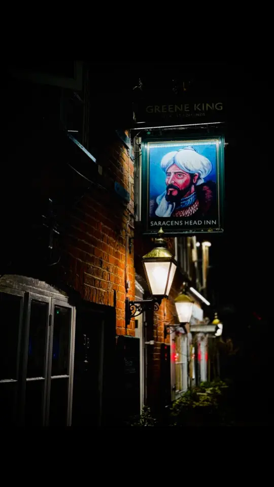 🤦🏻‍♂️A convicted terrorist is suing The Saracen’s Head in Amersham — saying he was “deeply offended” by the pub’s sign. 🔗https://gofund.me/98bbe4d8 🗽There’s a time and place for cultural sensitivity. This is not it. 